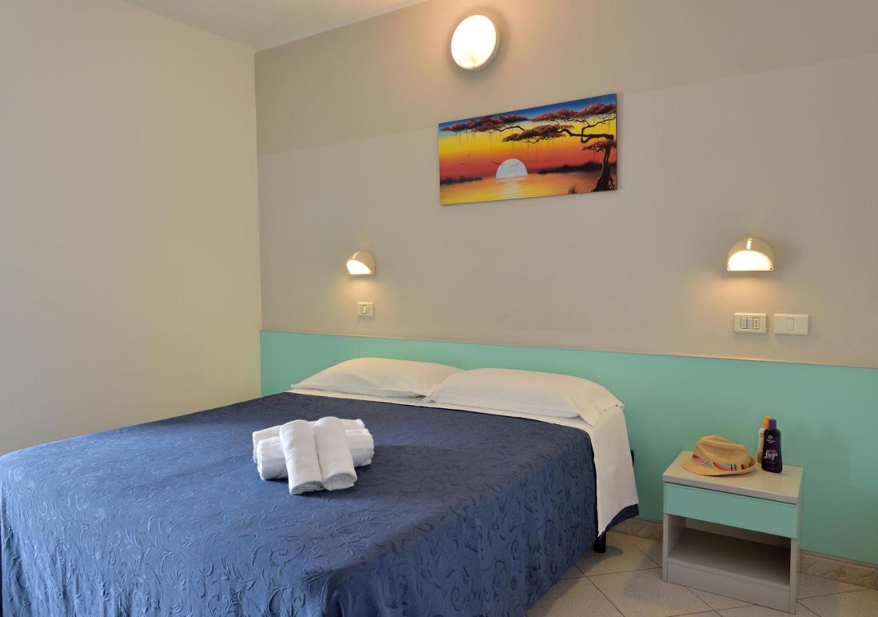 Hotel Oltremar B&B Cattolica Exterior foto