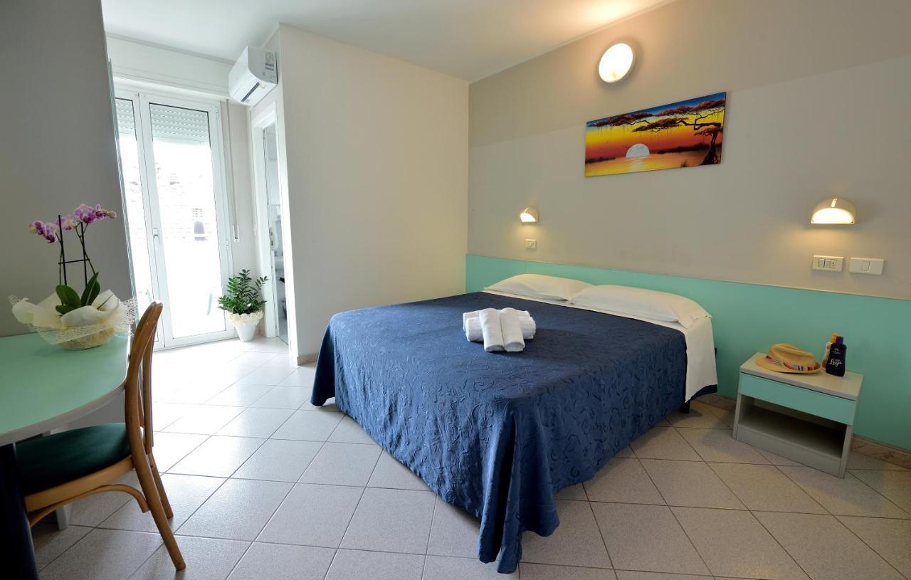 Hotel Oltremar B&B Cattolica Exterior foto