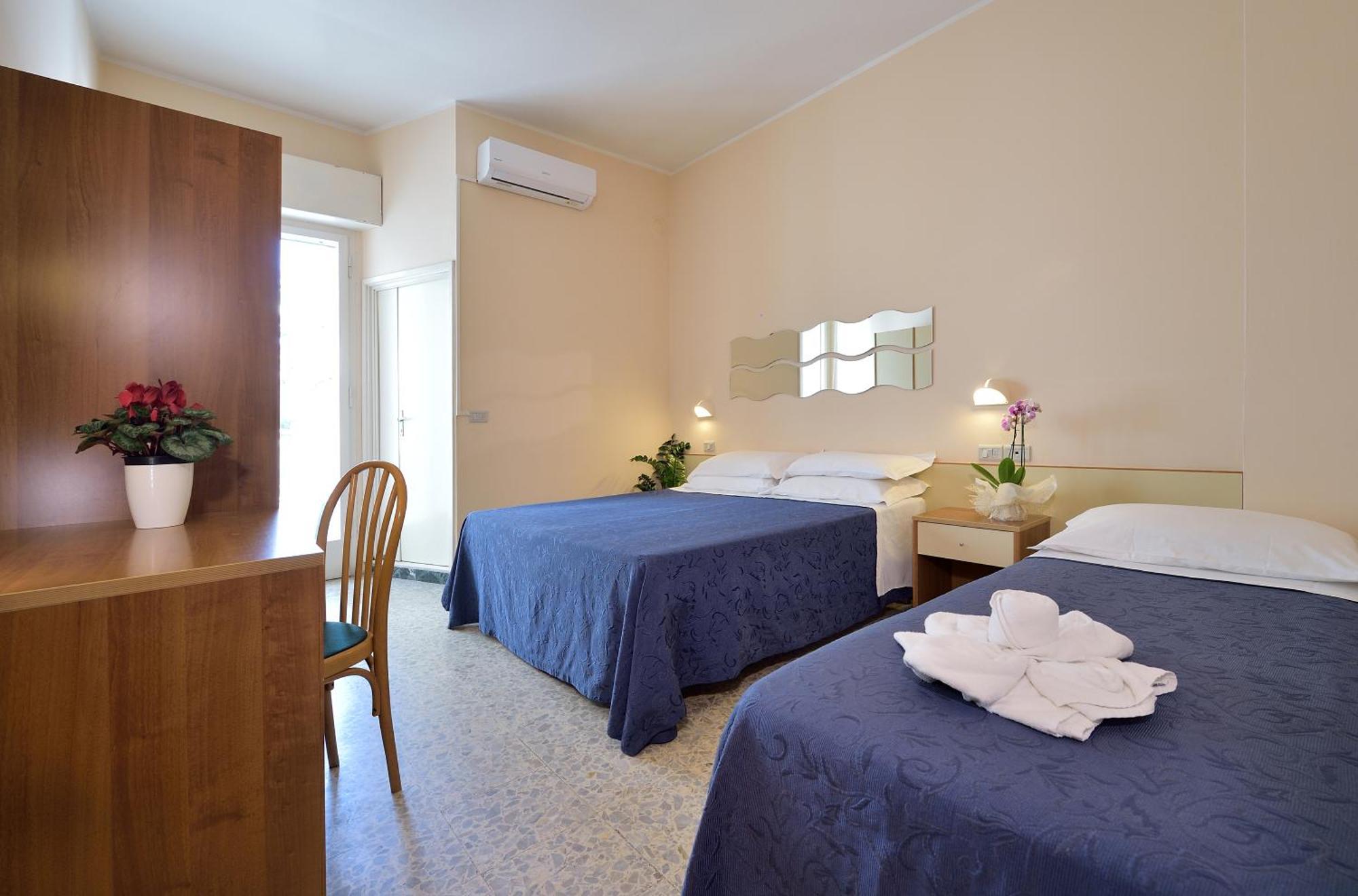 Hotel Oltremar B&B Cattolica Exterior foto