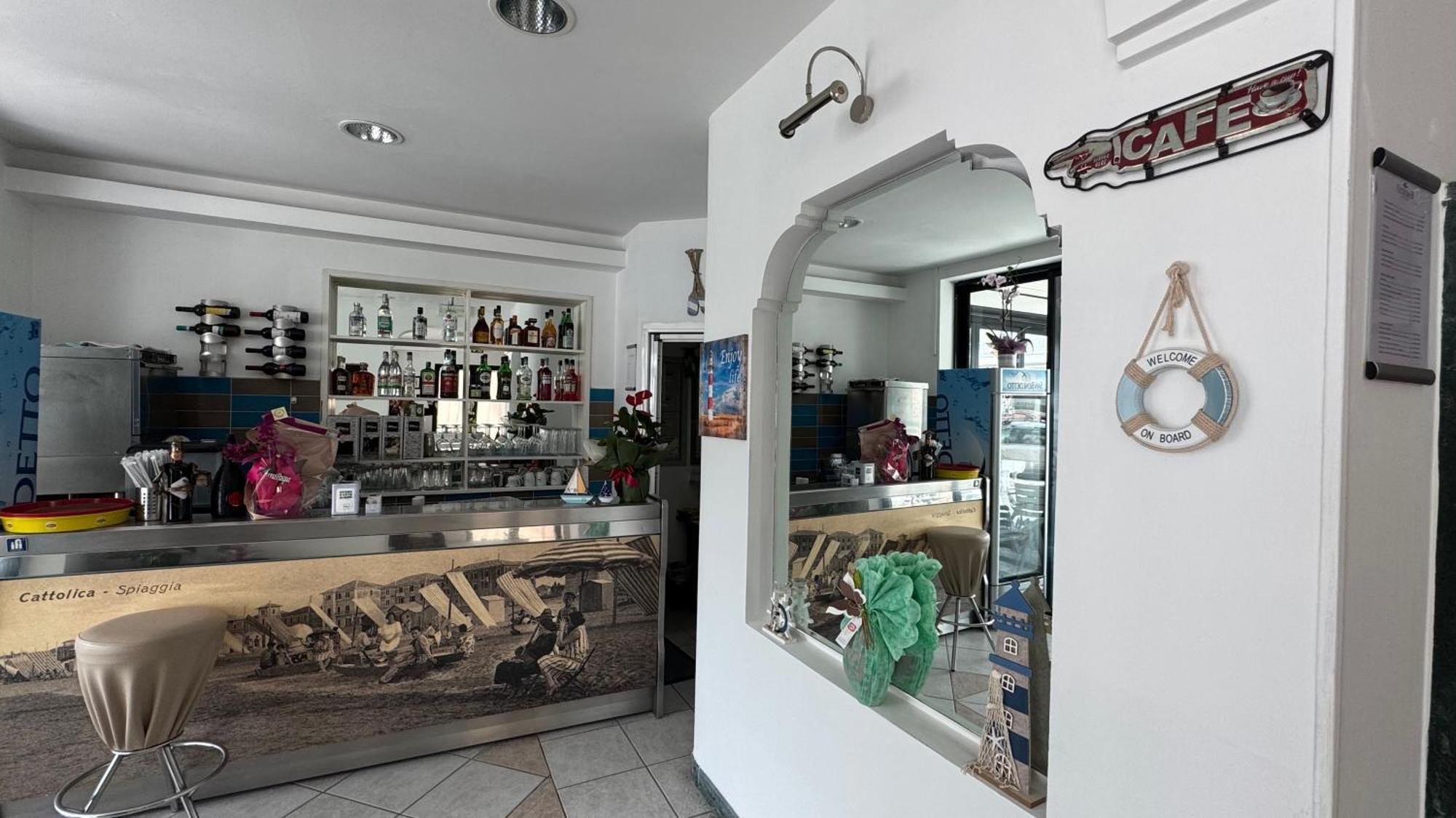 Hotel Oltremar B&B Cattolica Exterior foto